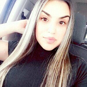 Meet your Posher, Clarisa